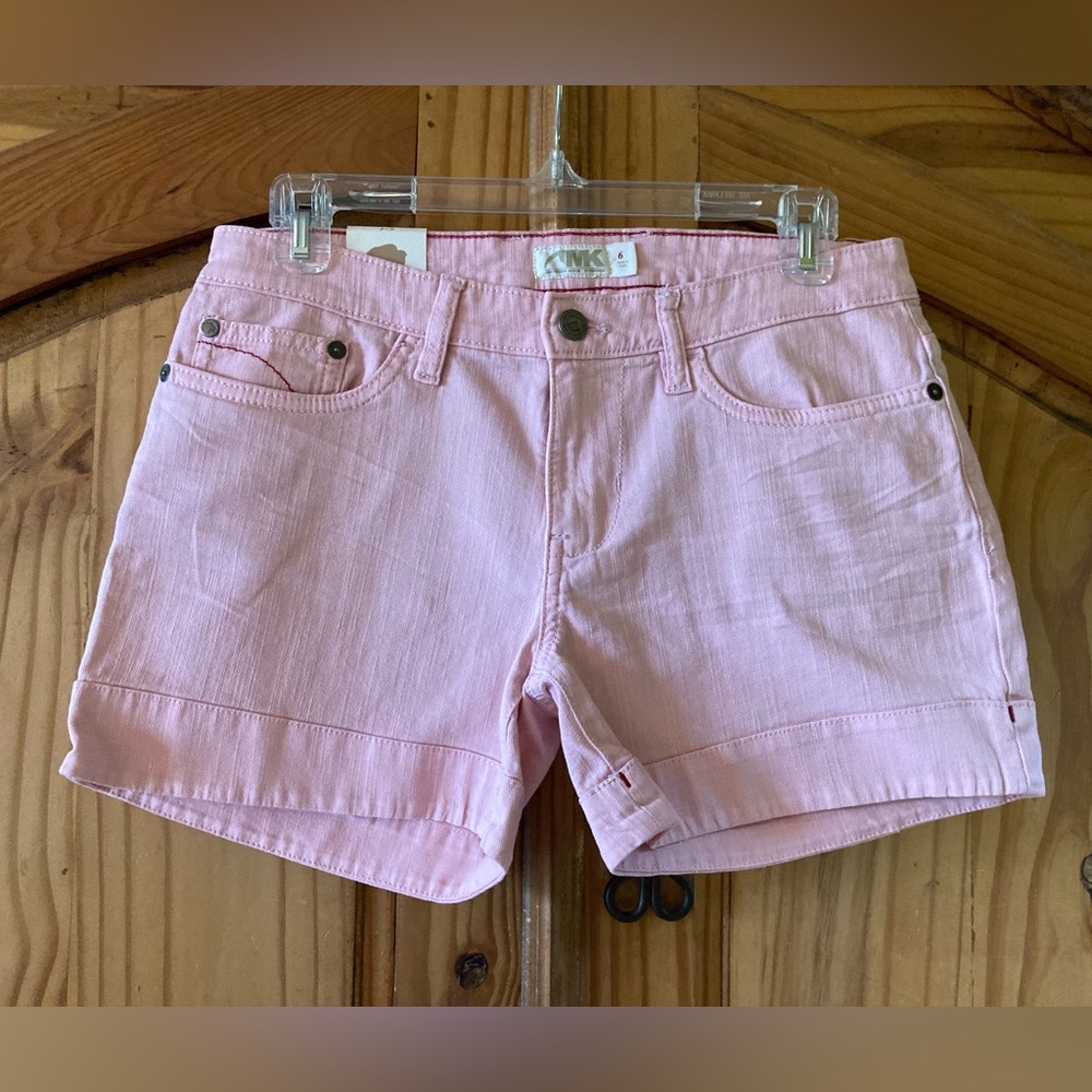 Women's MK Mountain Khakis Low Rise rose pink chino shorts size 6 - NWT